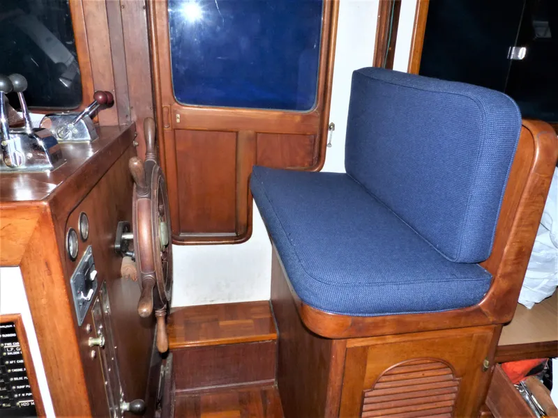 1979 Albin 43 Tri-Cabin