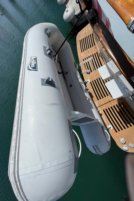 1979 Albin 43 Tri-Cabin