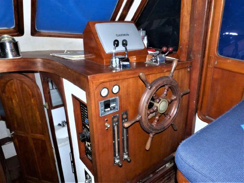 1979 Albin 43 Tri-Cabin