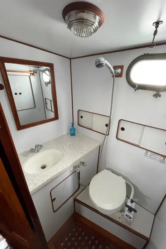 1979 Albin 43 Tri-Cabin
