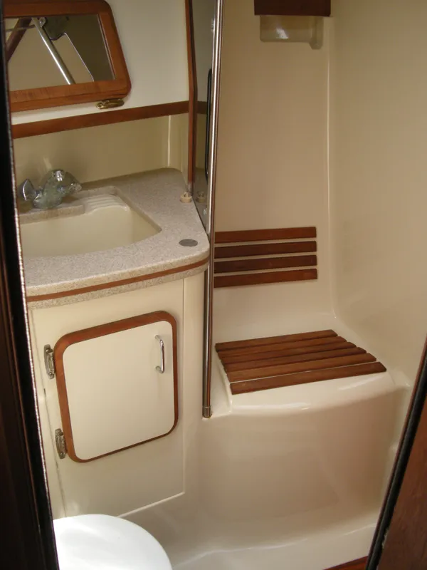 1990 Hunter Passage 42