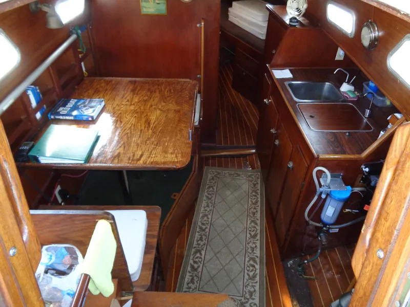 1972 Islander 34 Sloop