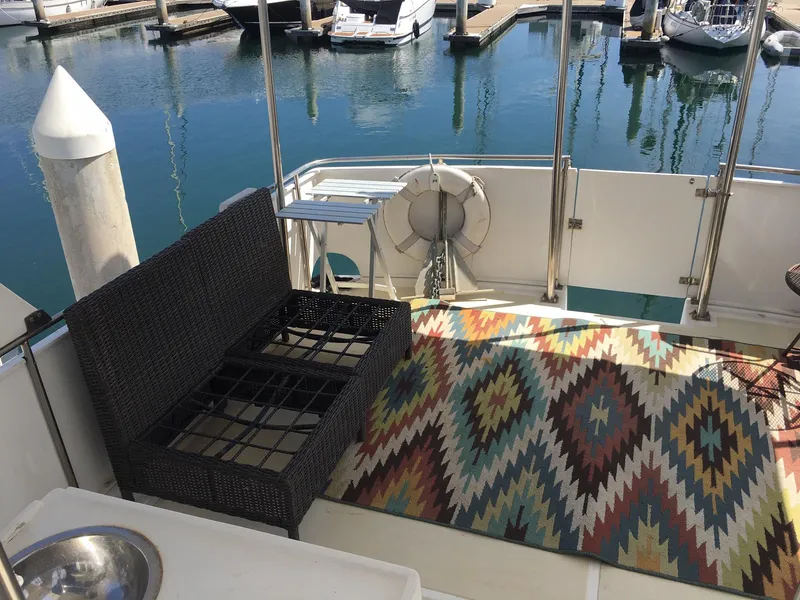 Aft cockpit deck starboard