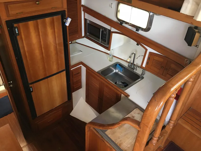 1987 Fairweather Mariner 37