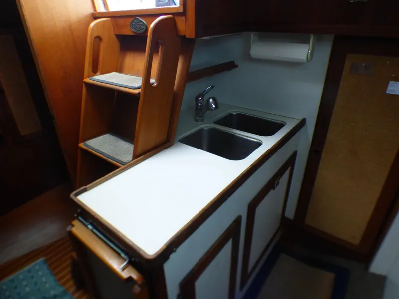 1985 Freedom Cat Ketch