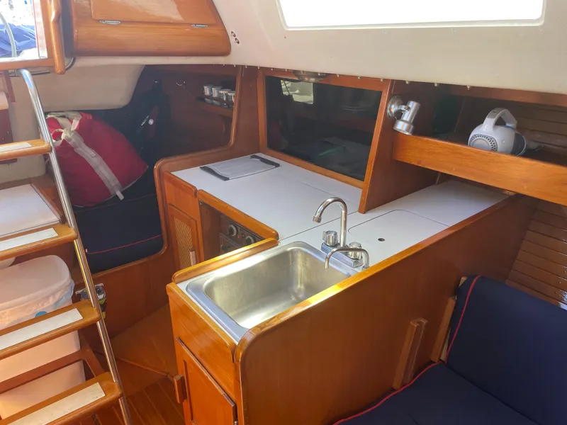 1986 J Boats J/35