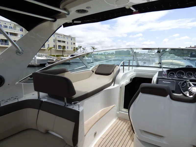 2015 Sea Ray Sundancer 350