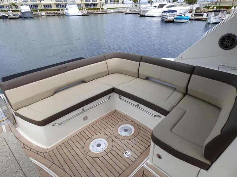 2015 Sea Ray Sundancer 350