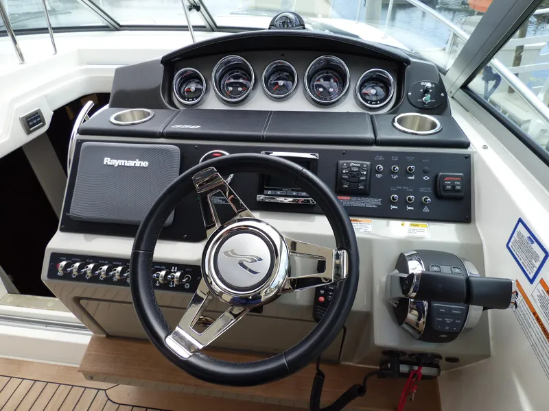 2015 Sea Ray Sundancer 350