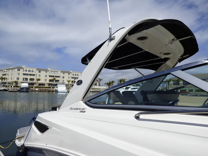 2015 Sea Ray Sundancer 350