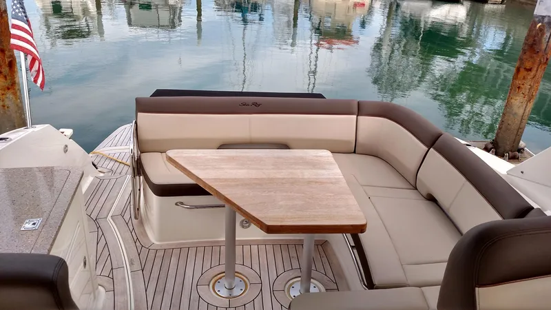 2015 Sea Ray Sundancer 350