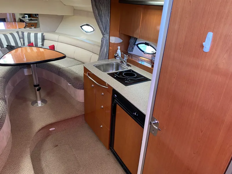 2005 Maxum 3100 SCR