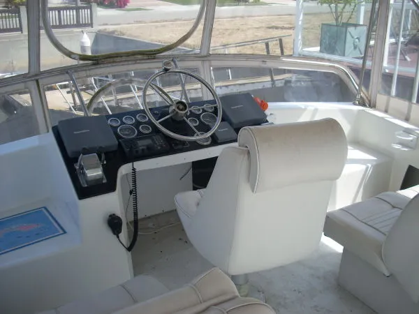 Flybridge helm