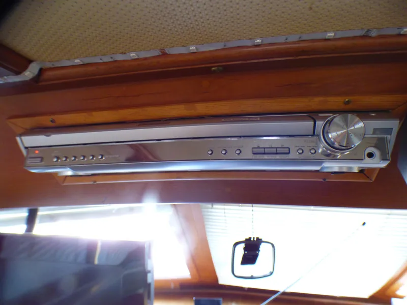 1984 Marine Trader 40 LaBelle by Bestway