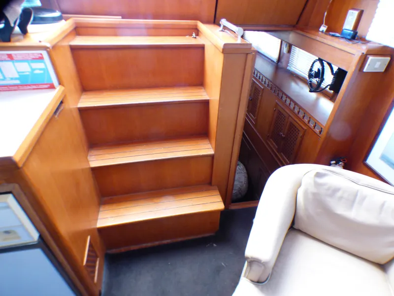1984 Marine Trader 40 LaBelle by Bestway