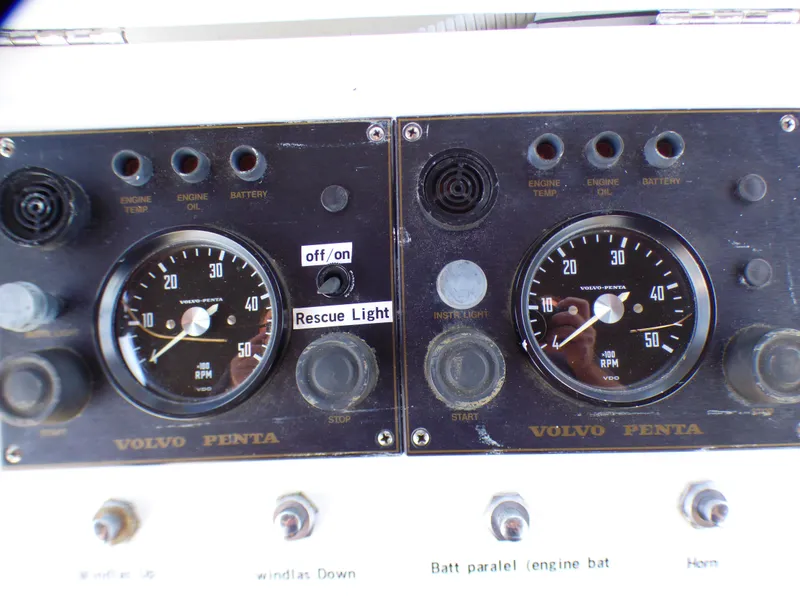 1984 Marine Trader 40 LaBelle by Bestway