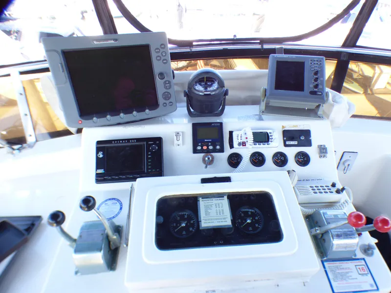 1984 Marine Trader 40 LaBelle by Bestway