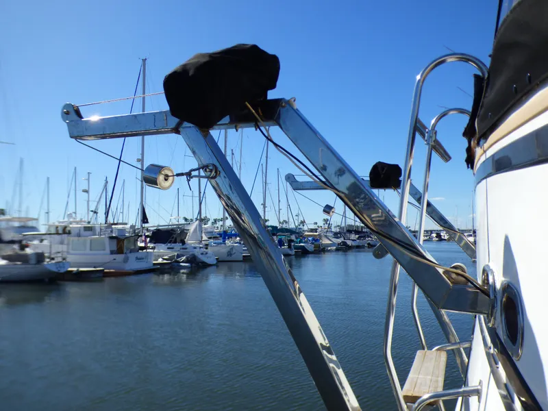 1984 Marine Trader 40 LaBelle by Bestway