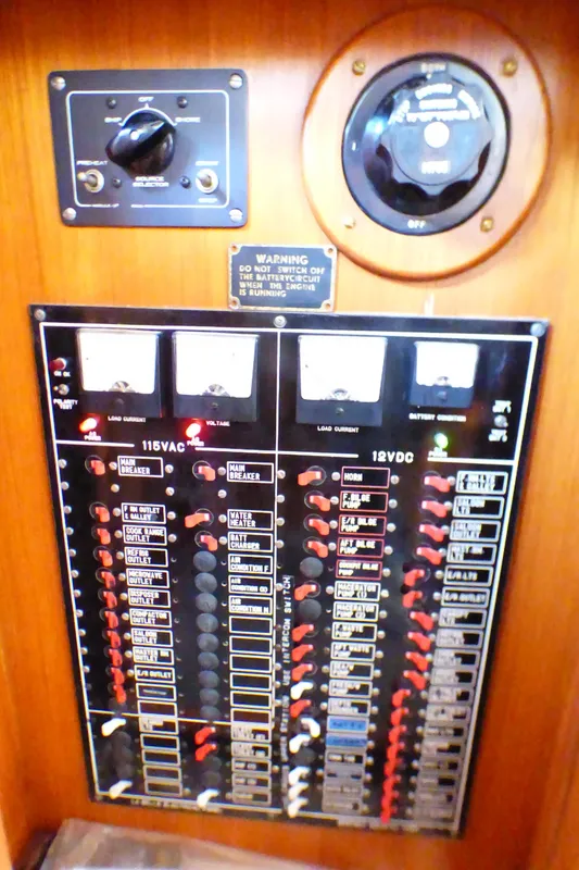1984 Marine Trader 40 LaBelle by Bestway