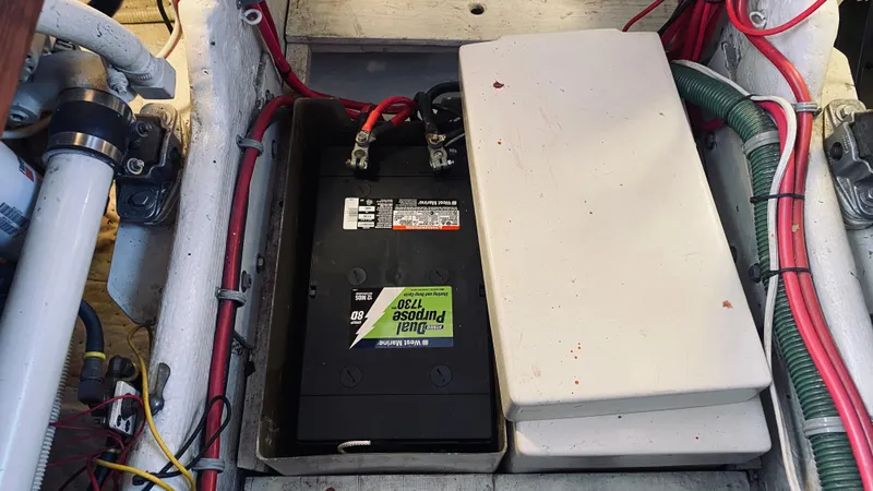 1990 Pacemaker 37 Sportfisherman
