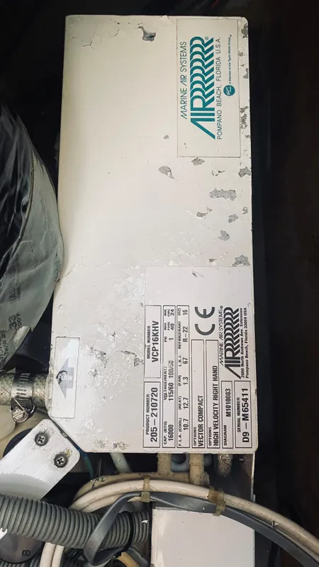 1990 Pacemaker 37 Sportfisherman
