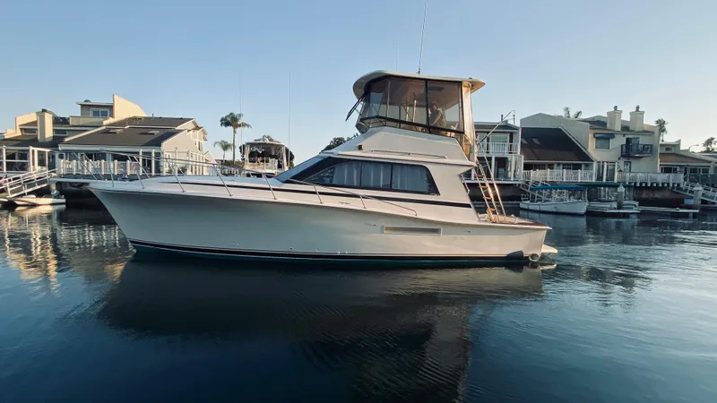 1990 Pacemaker 37 Sportfisherman