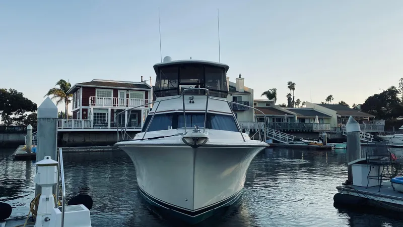 1990 Pacemaker 37 Sportfisherman