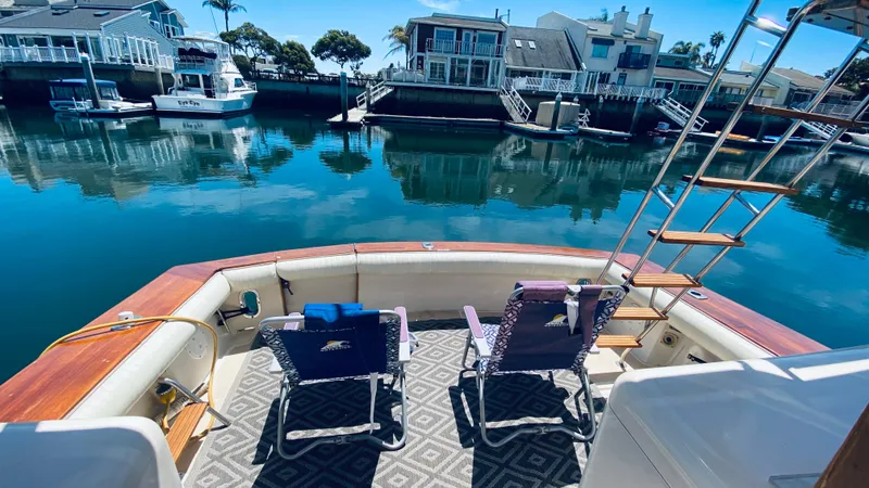 1990 Pacemaker 37 Sportfisherman