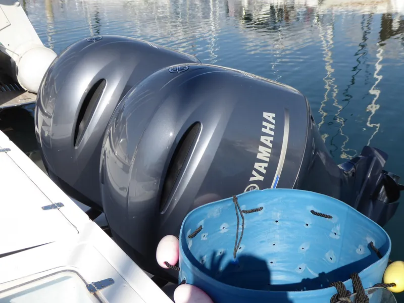 Twin 200 hp Yamahas