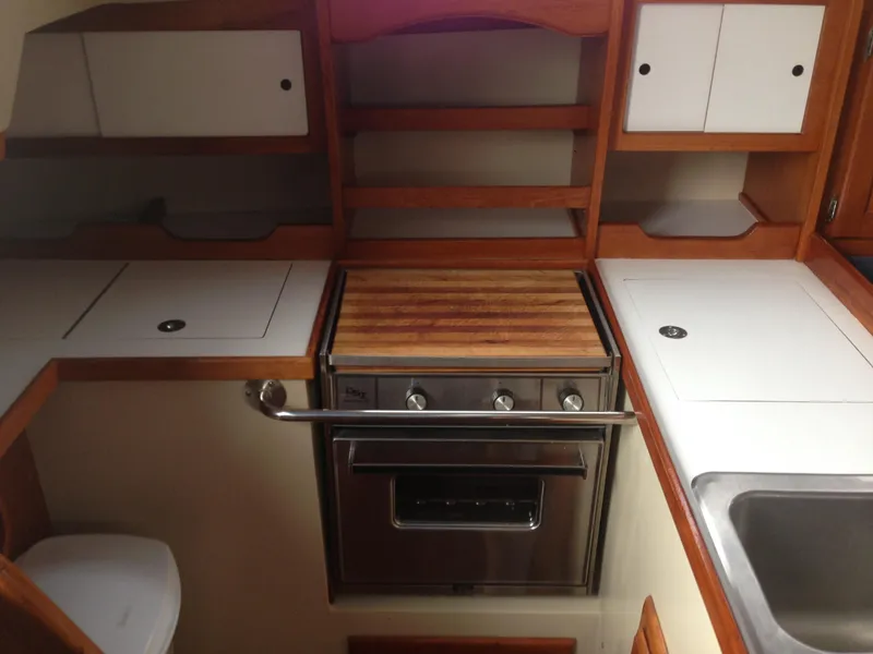 1985 Catalina 36