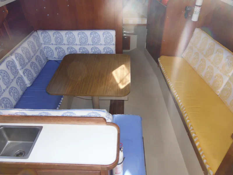 1985 Catalina 30
