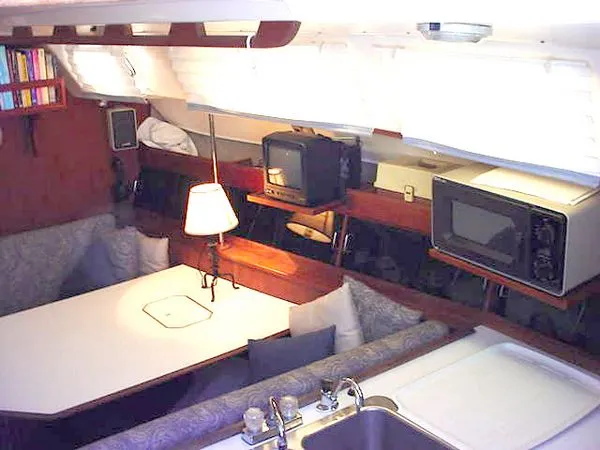 1985 Hunter Sloop