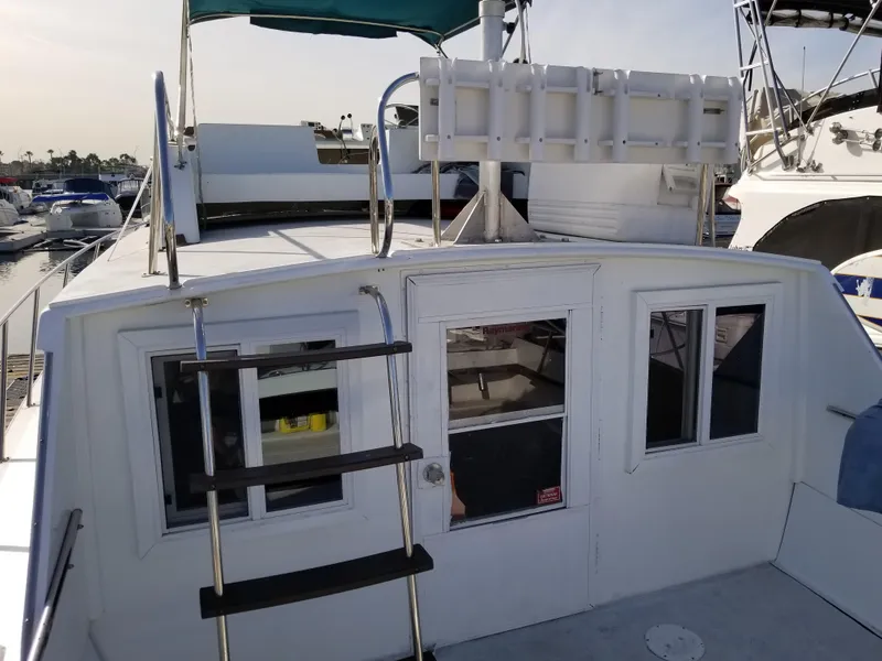 1970 Luhrs Flybridge