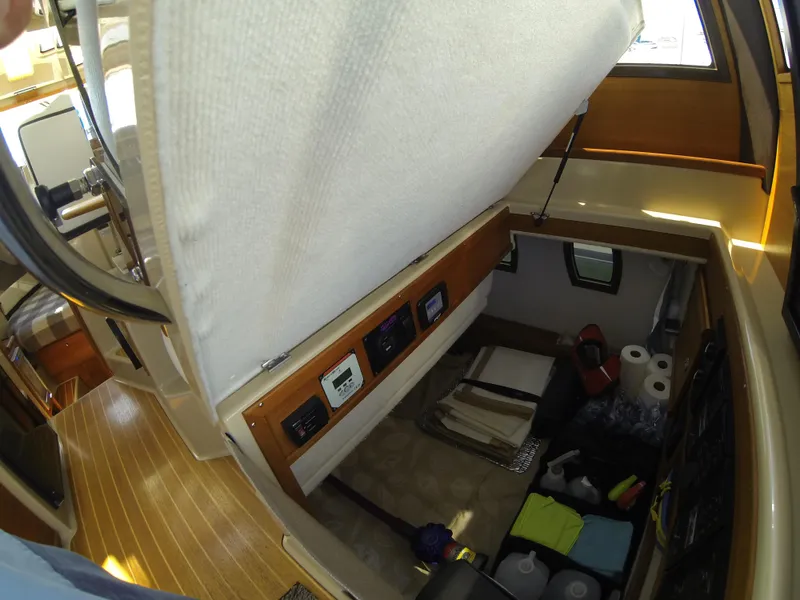 Under Dinette Berth/Storage