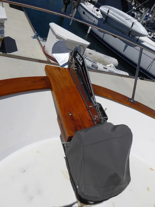 Bow sprite, windlass