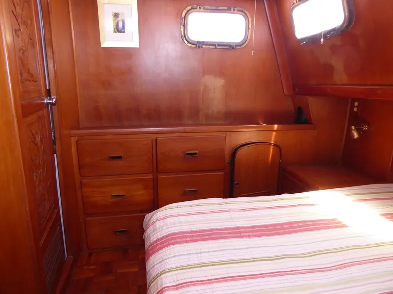 Aft cabin storage