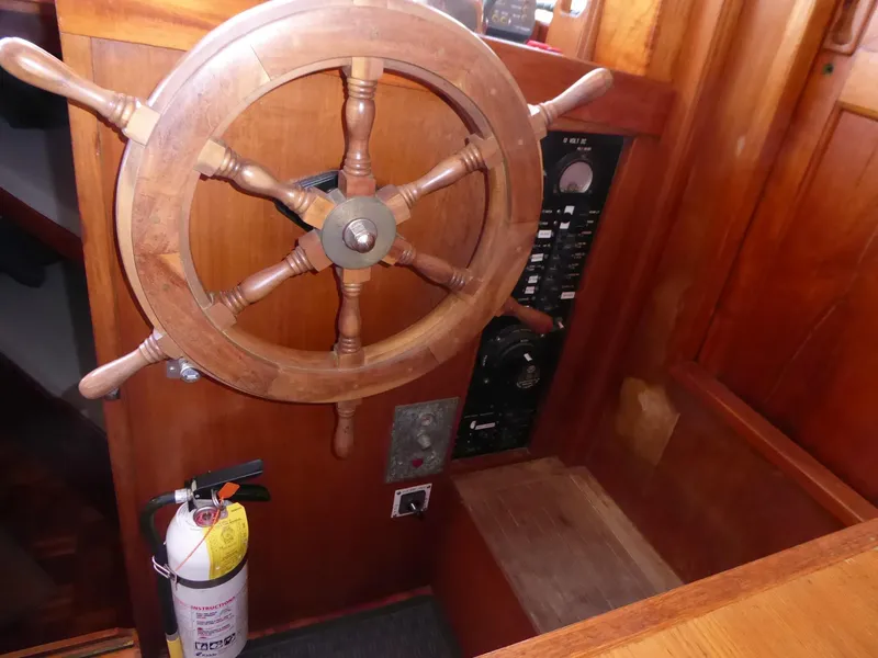 Lower wheel