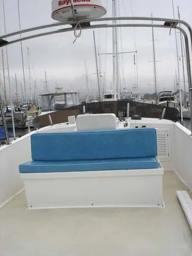 Large deck fly bridge