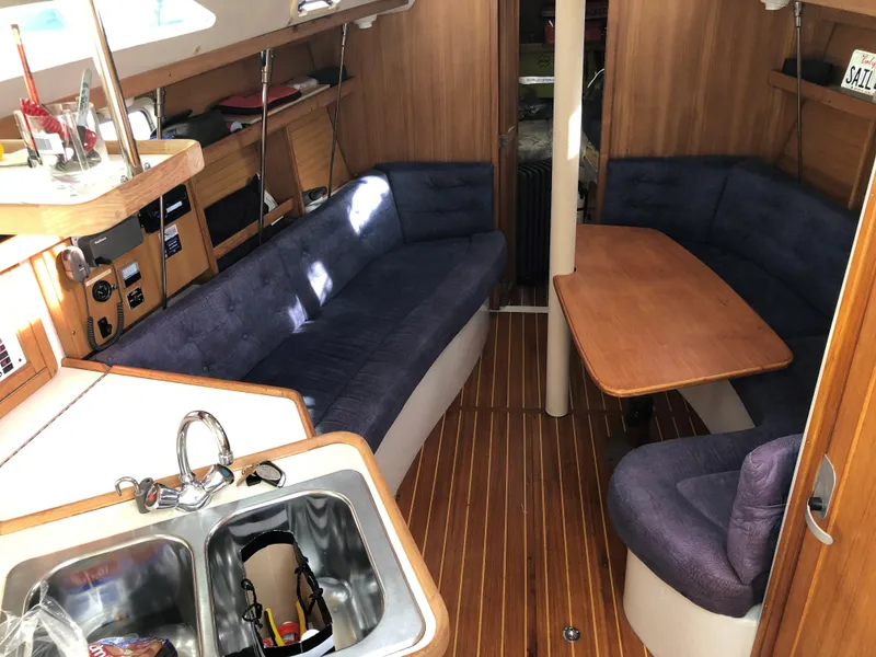1999 Catalina 320