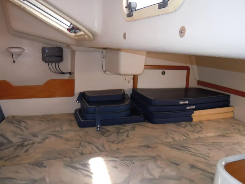 1999 Catalina 320