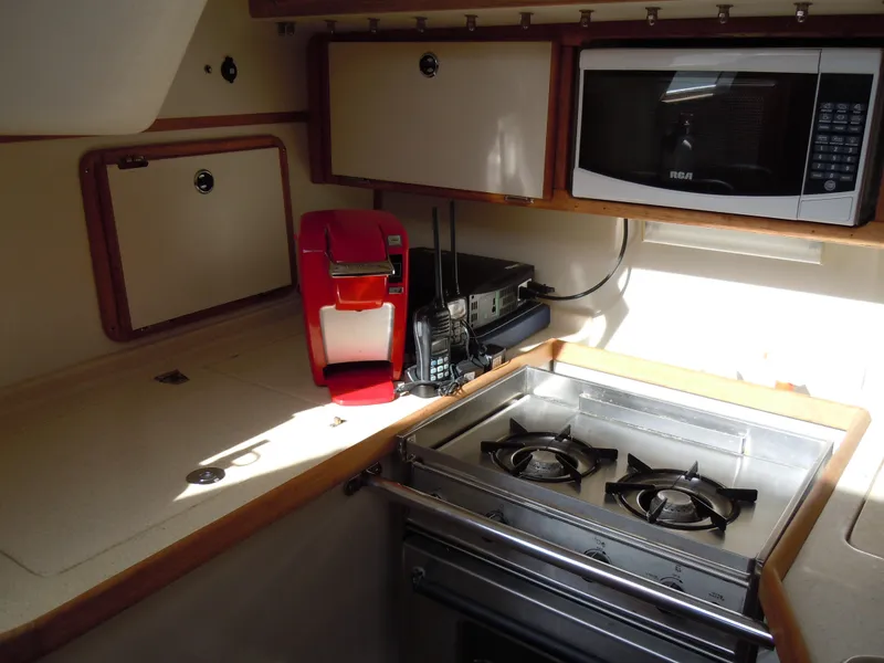 1999 Catalina 320