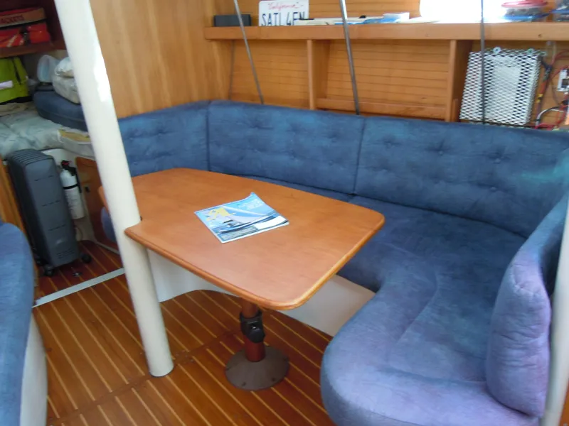 1999 Catalina 320