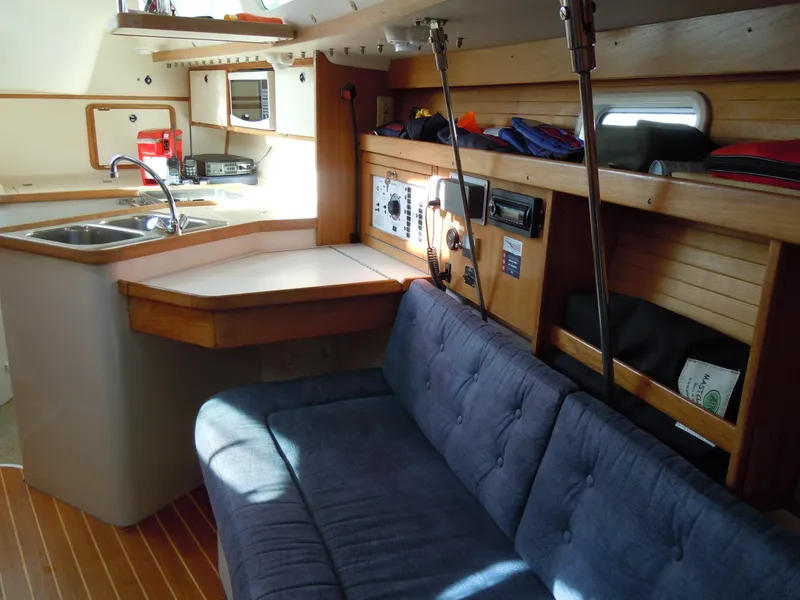 1999 Catalina 320