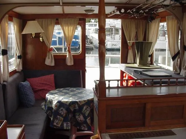 Salon looking aft