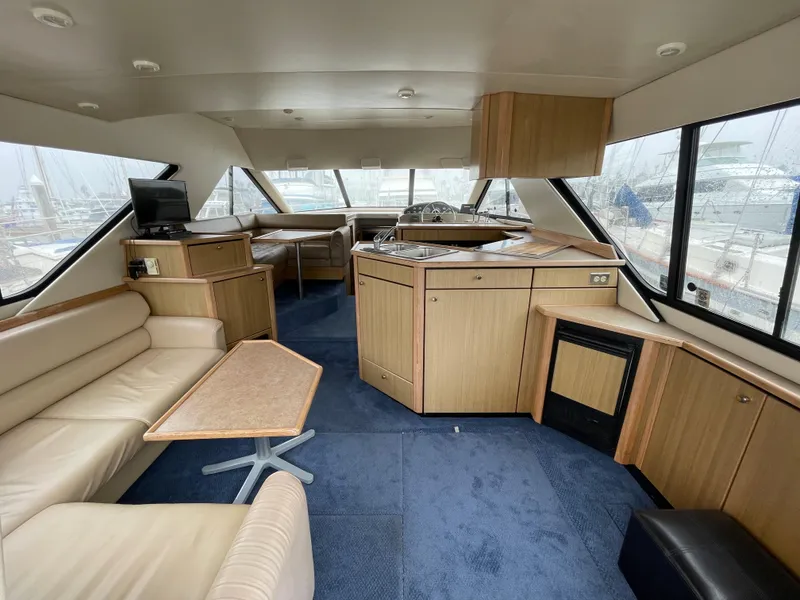 2000 Bayliner 3988 Sedan