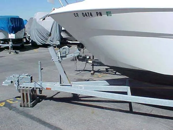 2000 Bayliner 2455 w/trailer