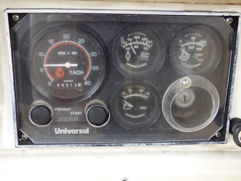 1979 O'Day 37 Center Cockpit