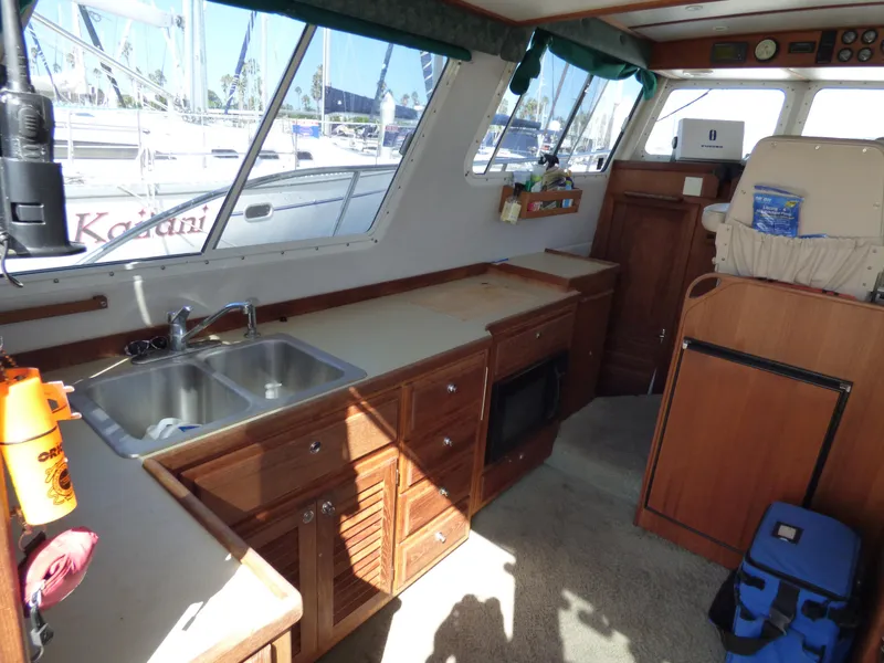 2002 Sea Sport Pacific 3200