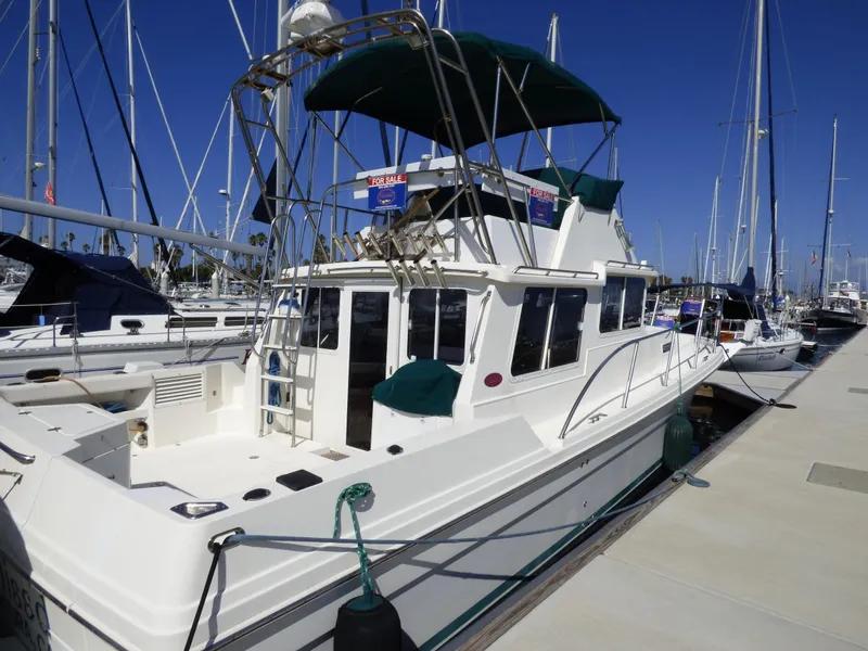 2002 Sea Sport Pacific 3200