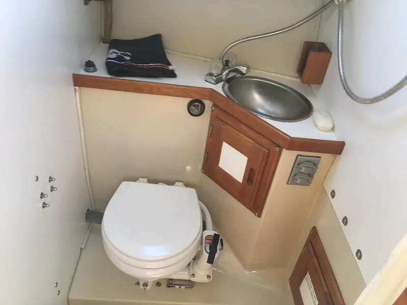 1985 Catalina 30